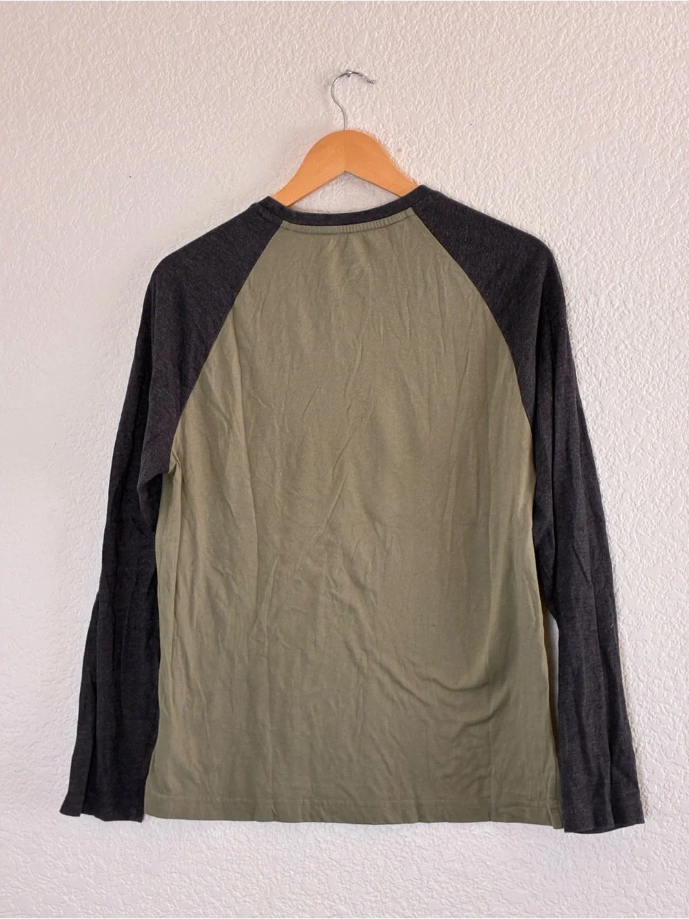 Hurley | Green and gray crew neck cotton blend long sleeve raglan t-shirt small
